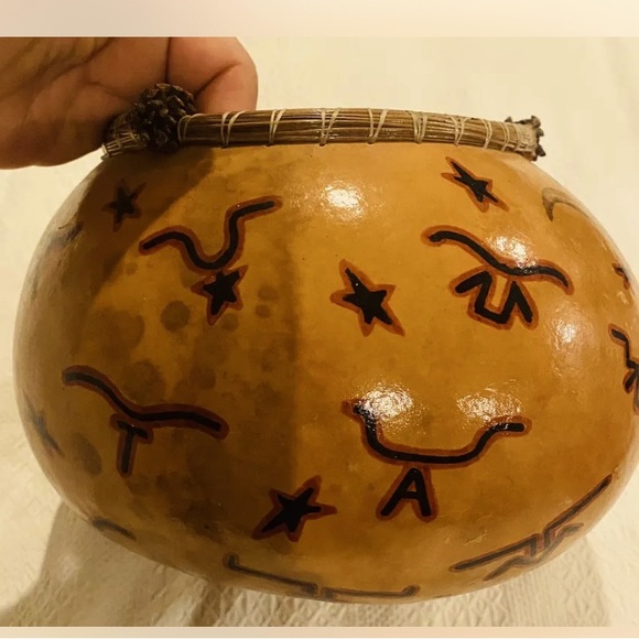 Western Farm Ranch Decor Bull Hand painted, signed Gourd Bowl w Pine Needle Rim - Picture 3 of 8